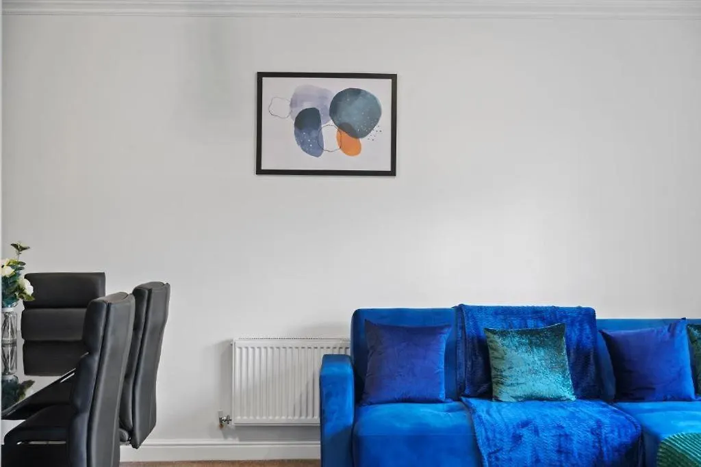 Stylish Central York House Sleeps 10 בריטניה