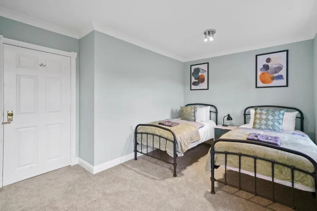 בית נופש Stylish Central York House Sleeps 10